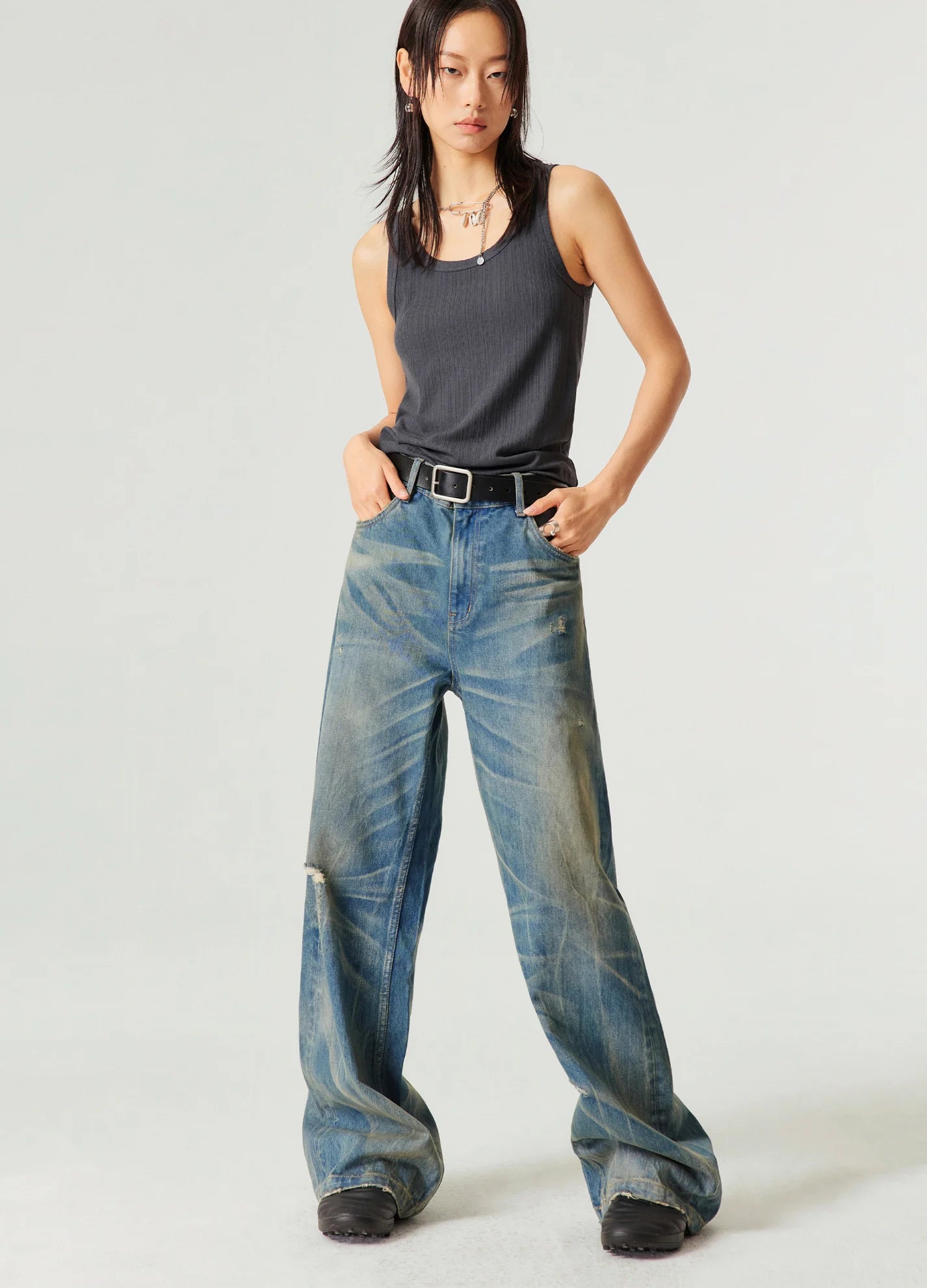 NEVADA WASH STRAIGHT JEANS