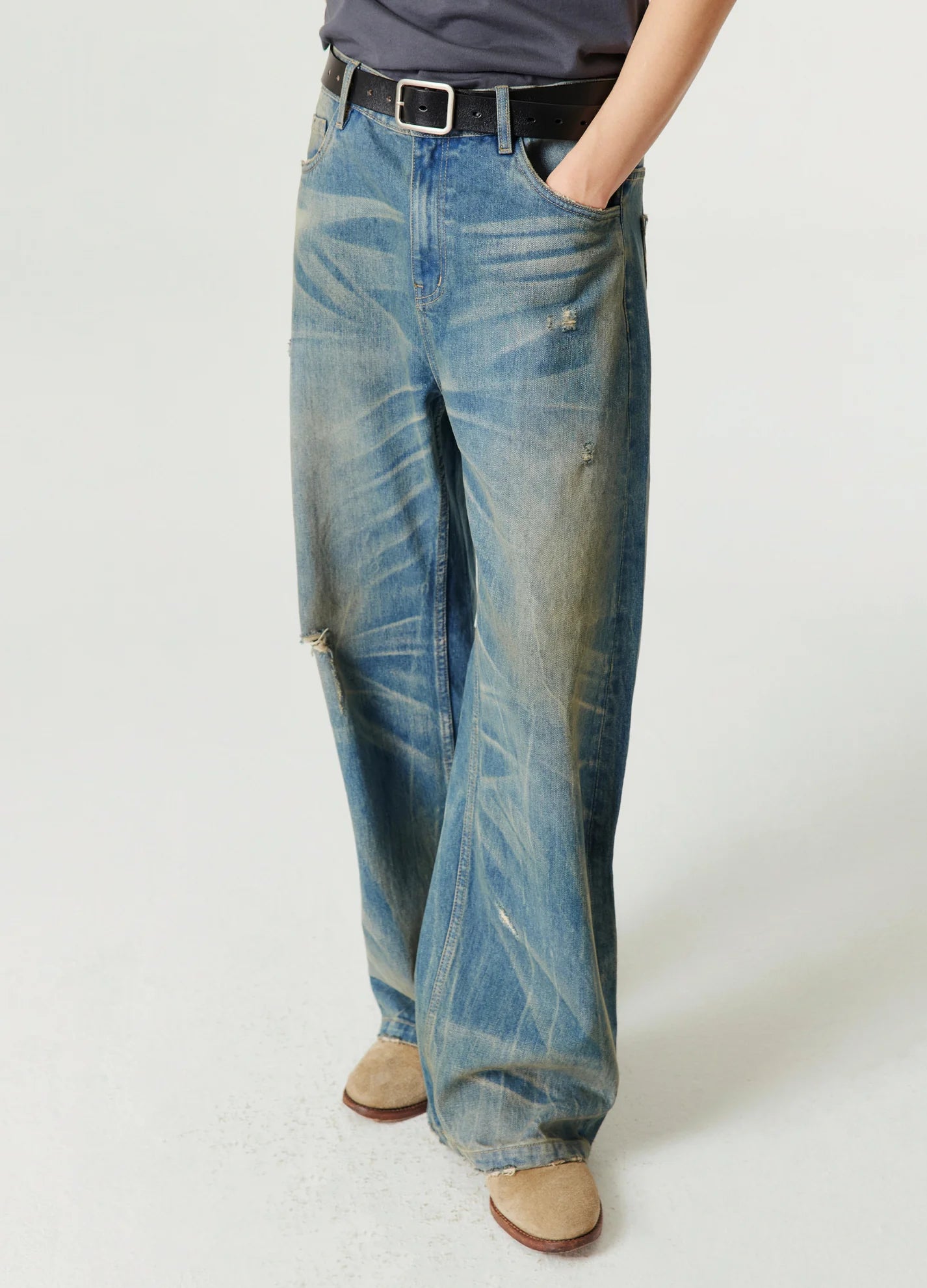 NEVADA WASH STRAIGHT JEANS