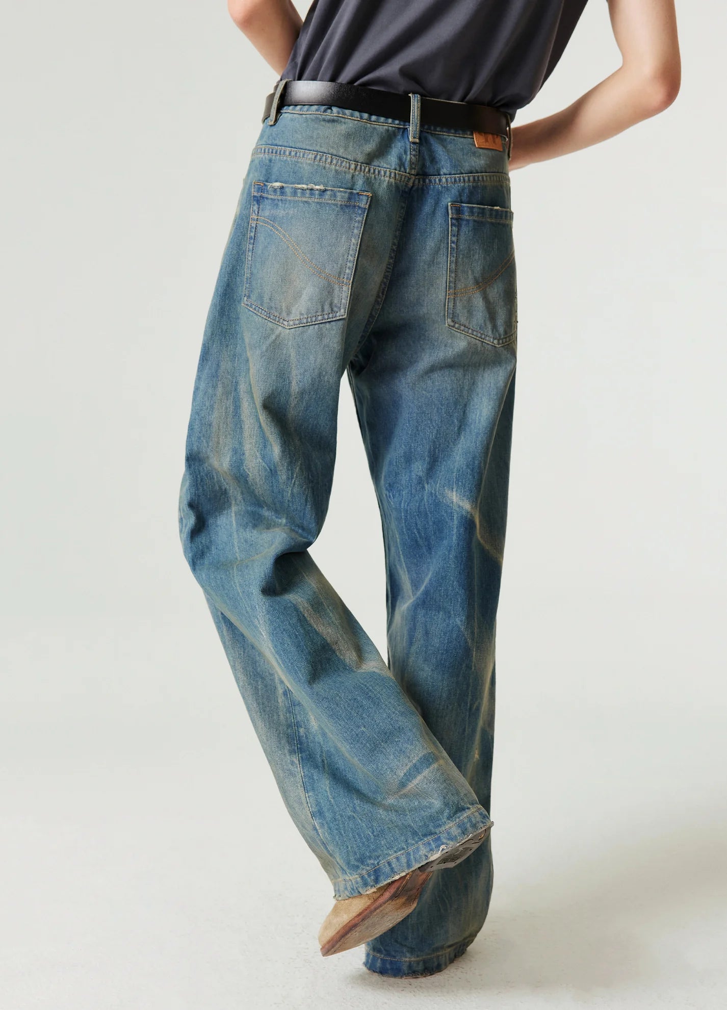 NEVADA WASH STRAIGHT JEANS