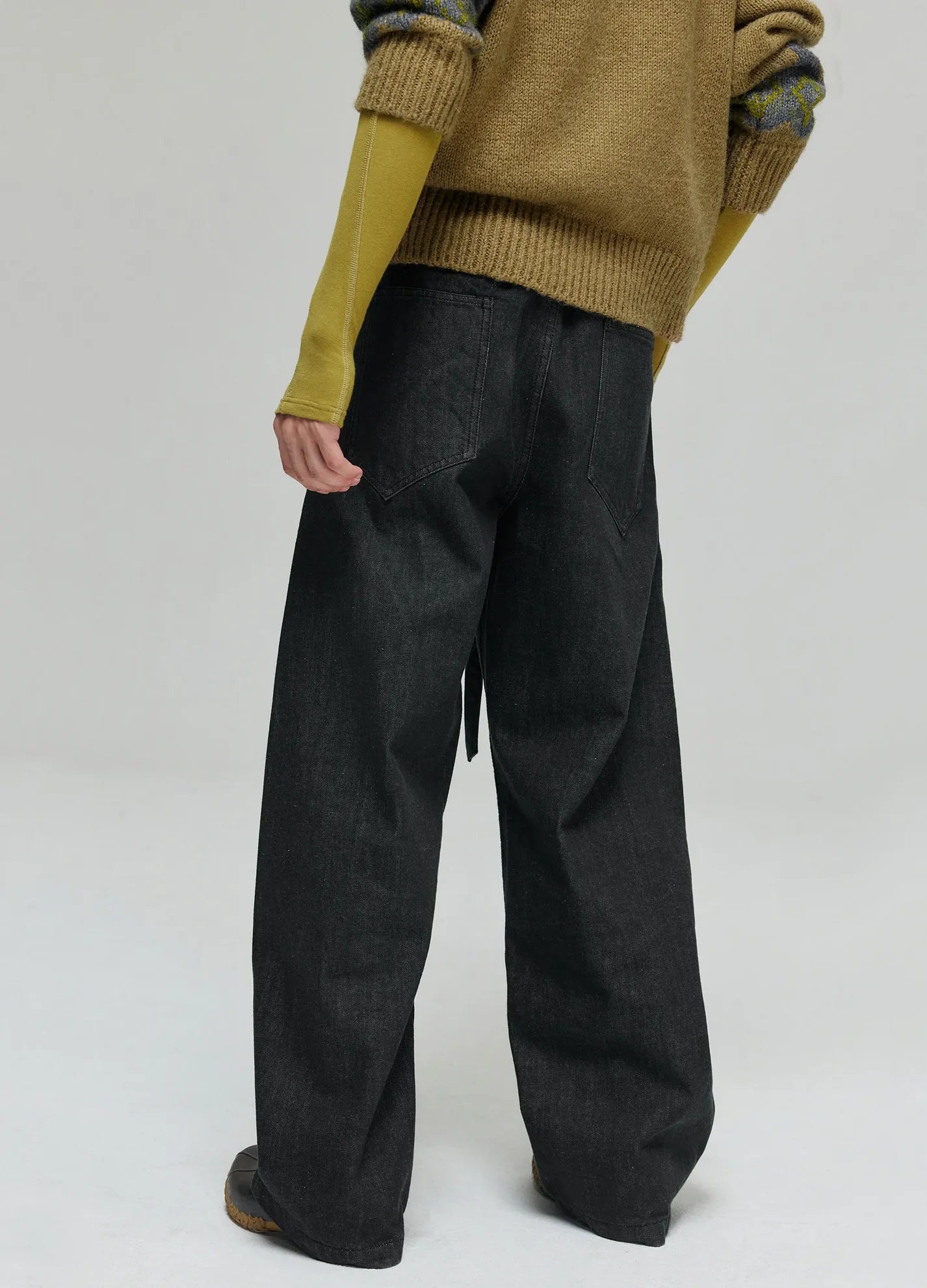 KENDO BELTED JEANS