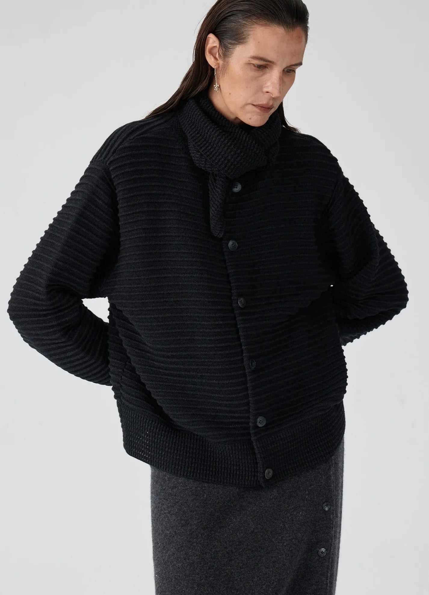 PLEATED KNIT CARDIGAN