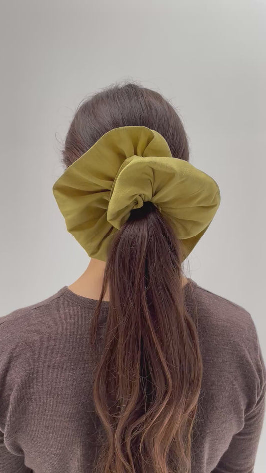 RAW SILK SCRUNCHIE
